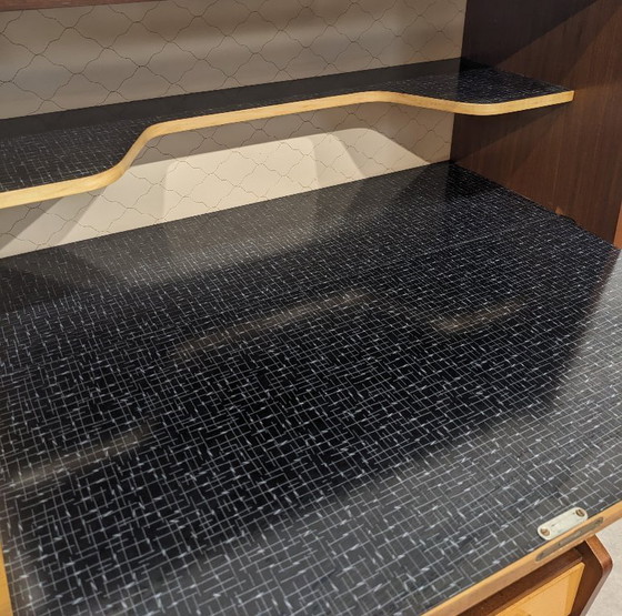 Image 1 of Tweekleurig vintage highboard uit de jaren 50