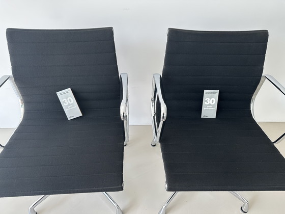 Image 1 of Silla de reunión giratoria Vitra EA108