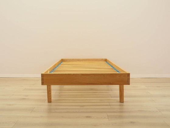 Image 1 of Essenhouten bed, Deens design, jaren 70, gemaakt in Denemarken.