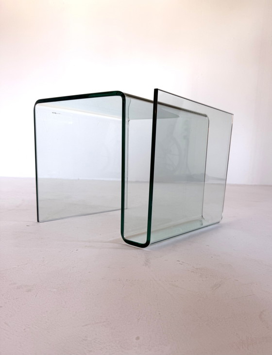 Image 1 of Gebogen glazen bijzettafel 