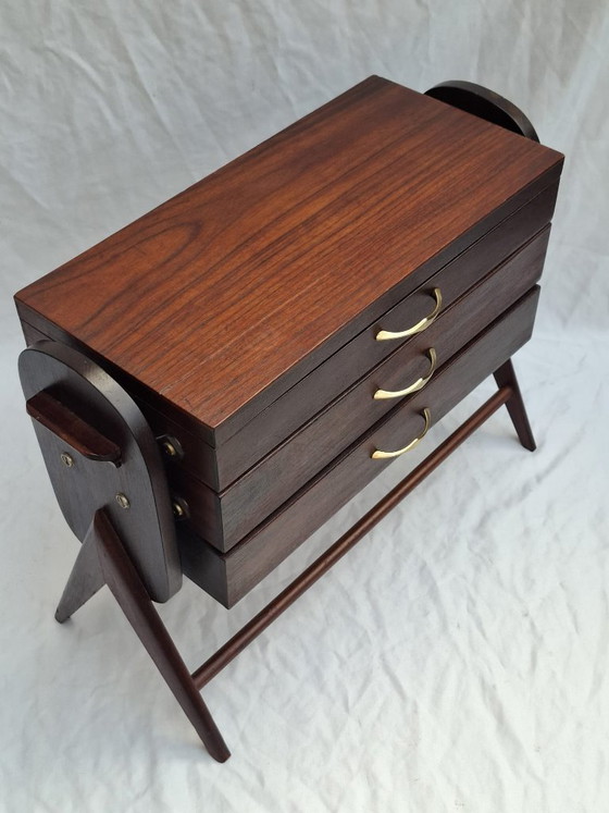 Beautiful Mid-Century Danish Design Sewing Cabinet (1950s/60s) – Storage cabinet, Wood (photo 18 of 21)