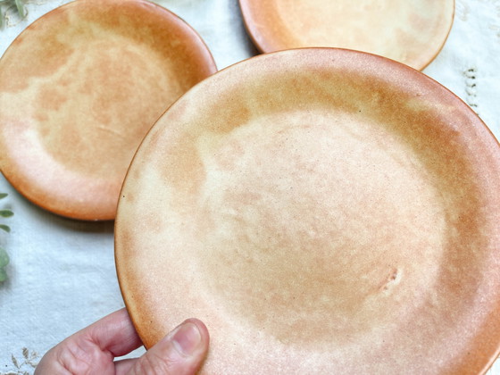 3 Petites Assiettes Vintage en Grès Vallauris – Vaisselle, Mid Century Modern (photo 5 of 9)