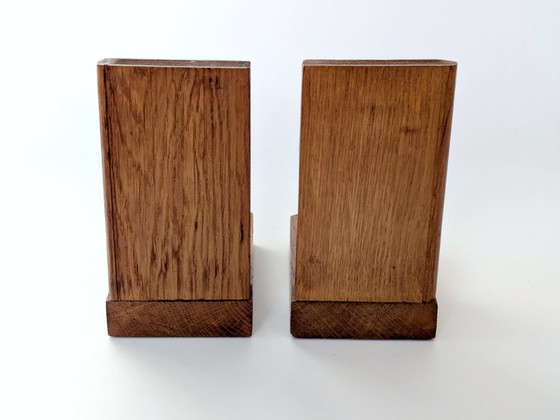 Image 1 of Fermalibri in legno di metà secolo con cubo smaltato, design geometrico modernista, anni '60