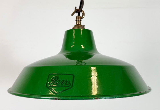 Image 1 of Industriële groene emaille fabriekshanglamp van Revo, jaren 50