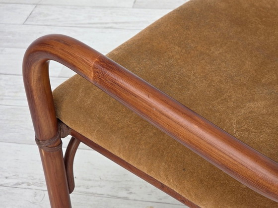 Image 1 of Ensemble de fauteuils de café danois des années 1970, en rotin et tissu nubuck.