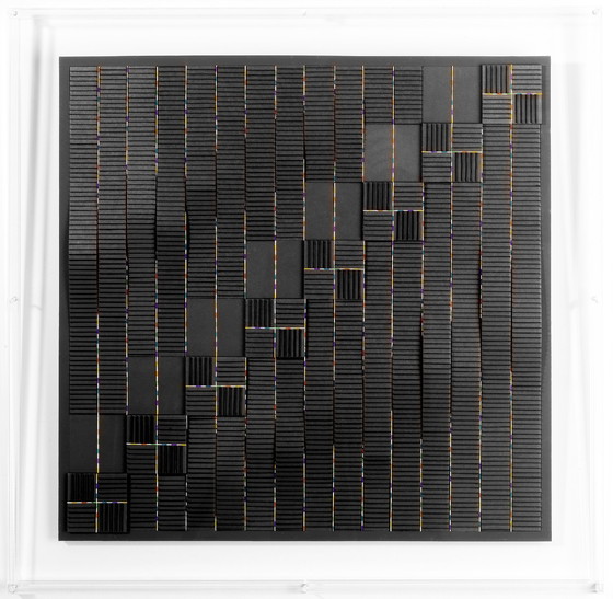 Image 1 of Carré Noir Ondulé Françoise Luciani