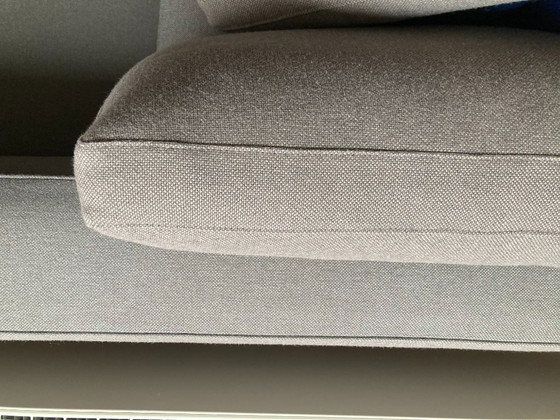 Image 1 of Sofá de tres plazas "Sherman" de Minotti, recientemente retapizado con Kvadrat Hallingdal