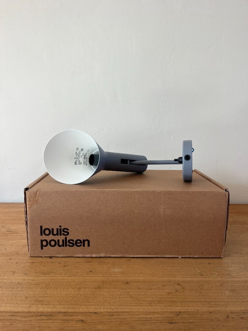 Applique Louis Poulsen AJ - Arne Jacobsen - Lampe design danoise