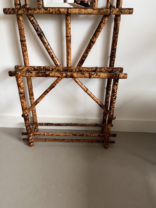 Porte-manteau vintage en bambou brûlé
