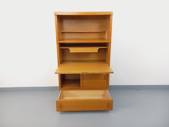 Image 1 of Vintage secretair/boekenkast van eikenhout uit de jaren 60.