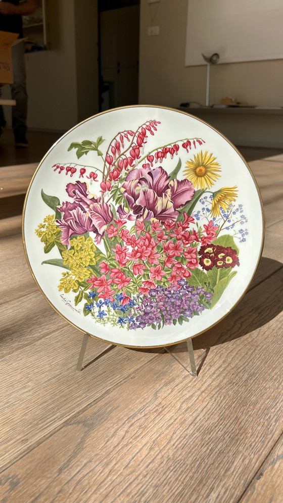 Image 1 of Collezione di piatti in porcellana Franklin "Fiori dell'anno" della Royal Horticultural Society