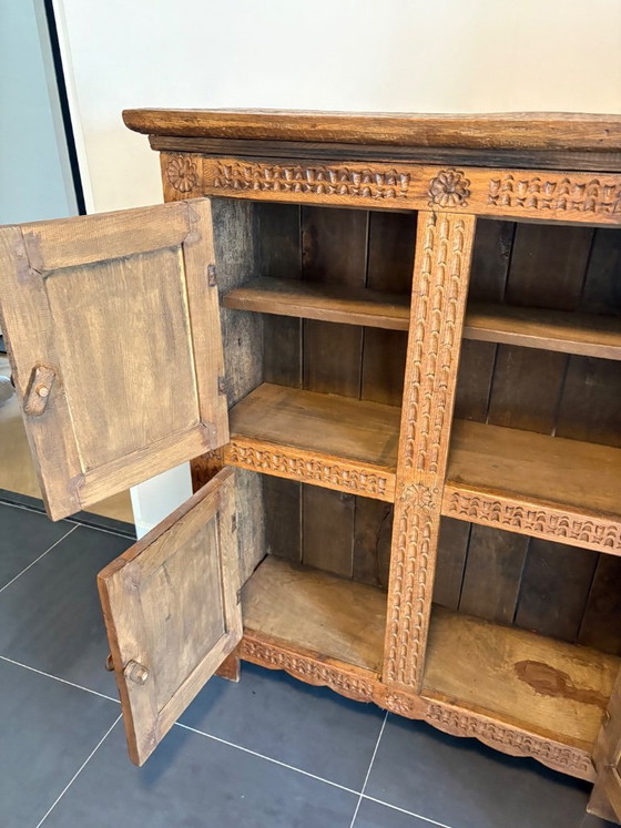 Image 1 of Armario español antiguo