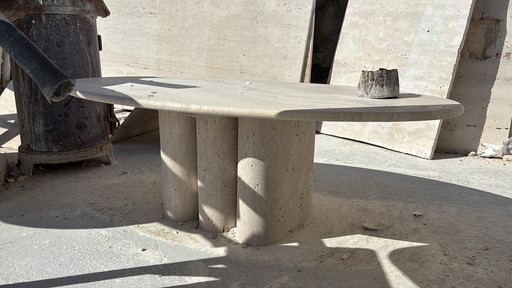 Table basse en travertin beige