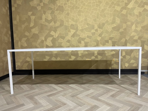 Arco slim plus Tisch