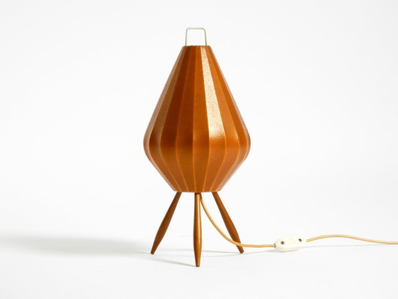 Image 1 of Sehr seltene, wunderschöne Mid-Century-Modern-Tischleuchte „Tripod Cocoon“.