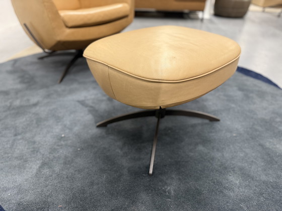 Image 1 of Poltrona relax Jori Griffon con pouf in pelle Lotila