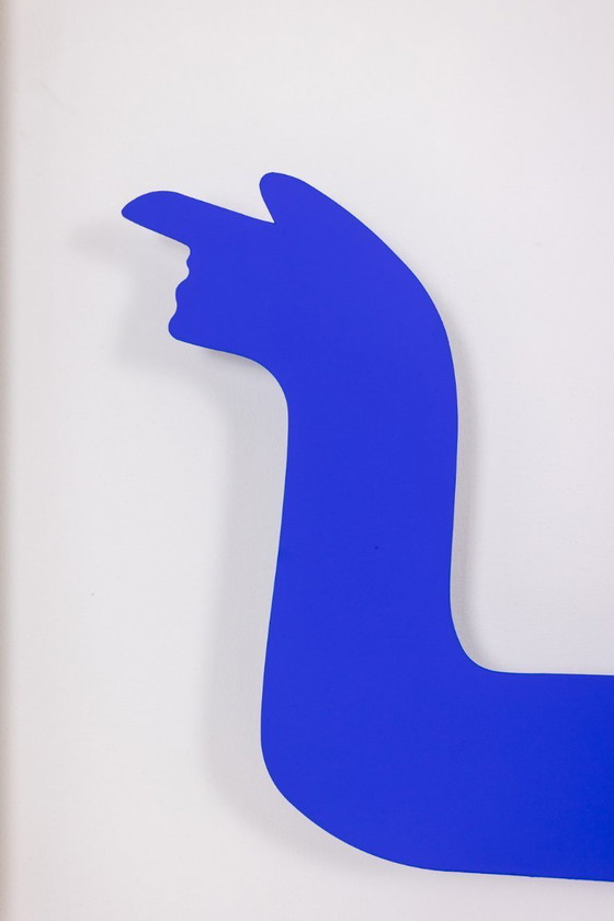 Image 1 of Antonine de Saint Pierre, blau lackiertes Metallschild. Zeitgenössisch.