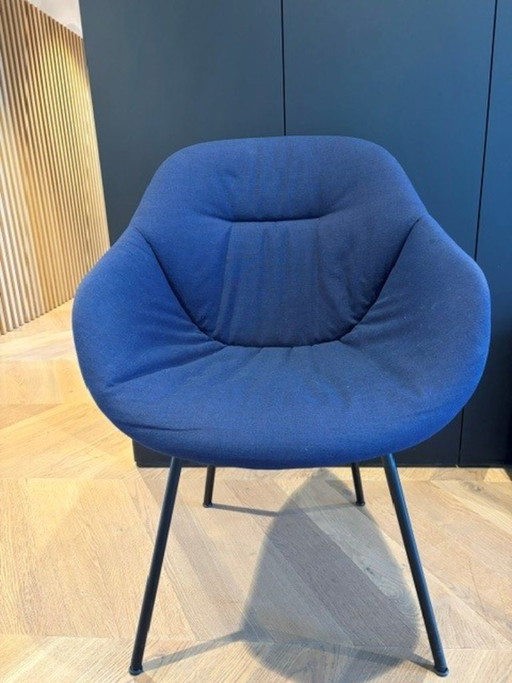 1 x Hay Stoft chair blue with black legs.