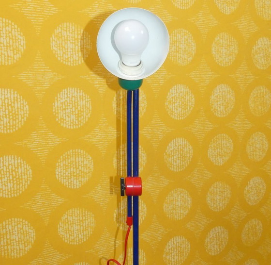 Image 1 of Lámpara de pie años 80 Veneta Lumi Italia COLORIDA lámpara de estudio de metal lámpara de pie filigrana años 80 pop art postmode