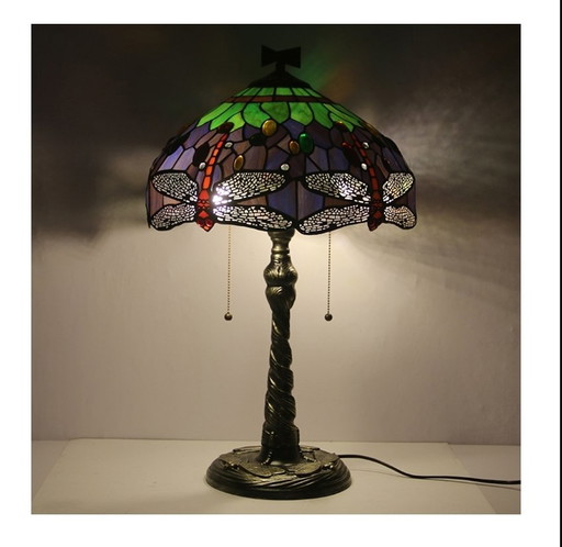 Beautiful Tiffany-style table lamp 60x40