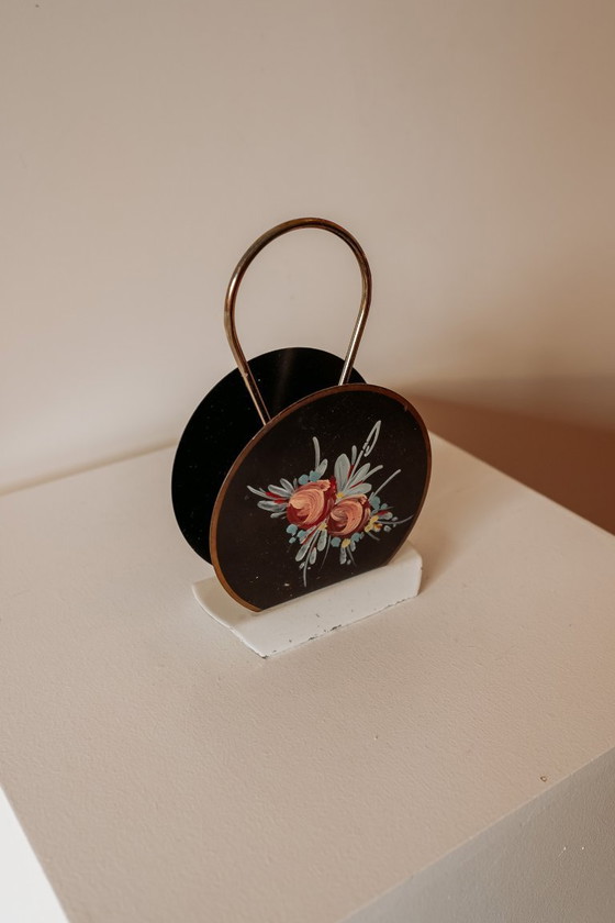 Image 1 of Porte-serviettes vintage peint à la main