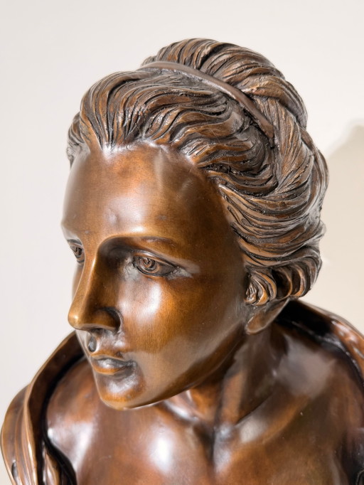 Bronzen buste van een dame – beeldhouwkunst, Wood (photo 2 of 5)