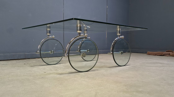 Image 1 of Glazen salontafel op wielen, jaren 80