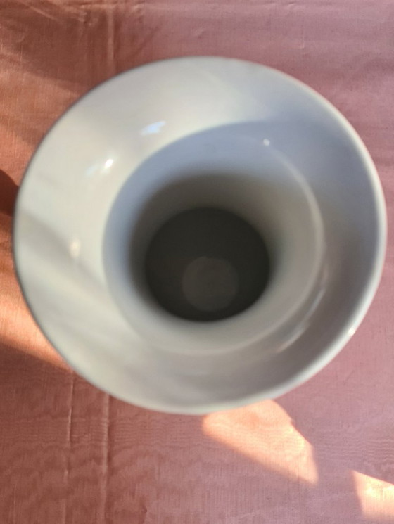 Image 1 of Herend Queen Victoria vaas met handvatten op voet- 24-karaats gouden accenten.