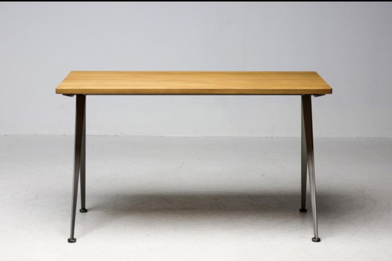 Jean Prouvé Direction Desk “Compass” Limited Edition – RAW Steel & Natural Oak | Vitra – Dining tables, Wood (photo 2 of 12)