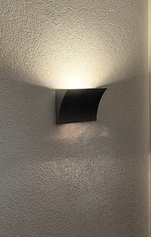 For Sale; Flos Pochette Up/Down Wall Lamp – wandlampen, Metal
