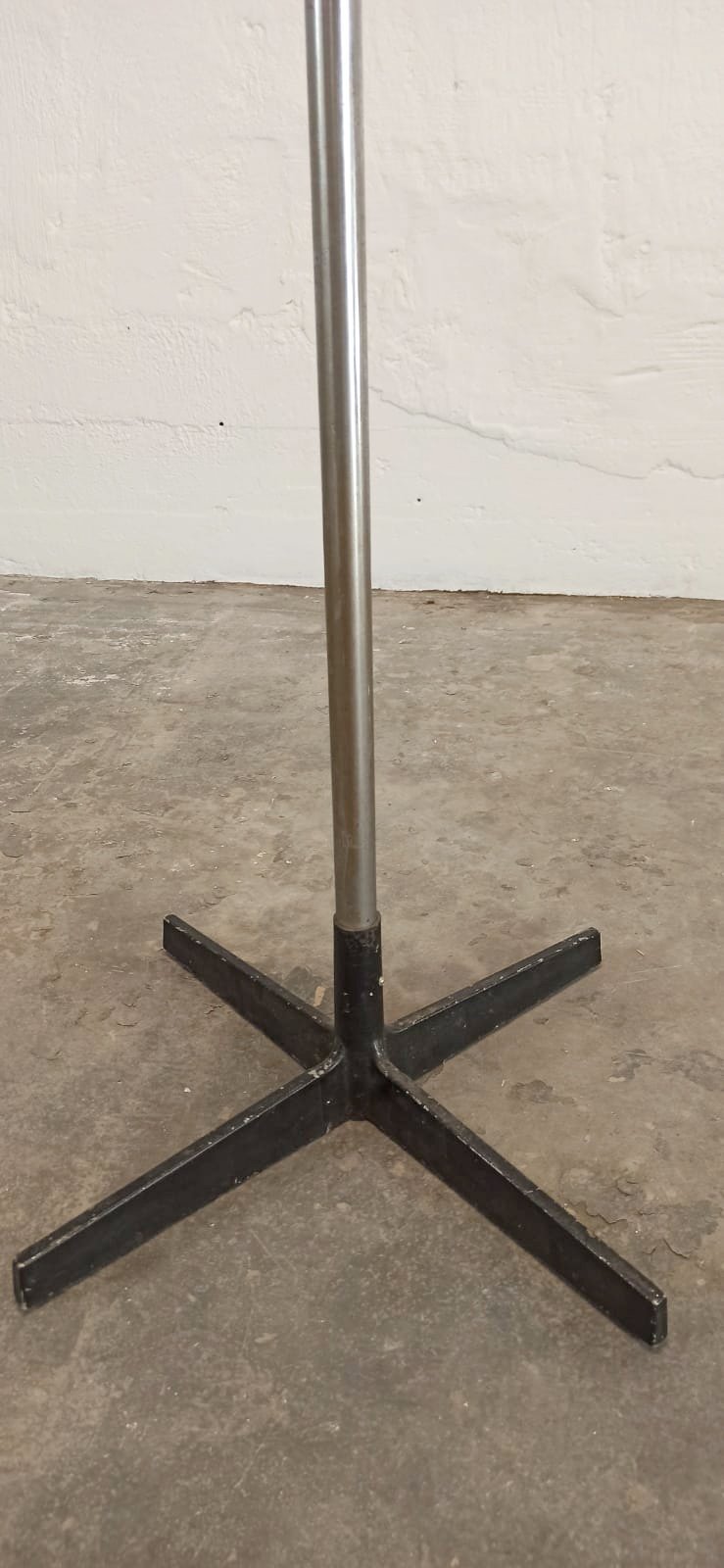 Vintage industrial coat hanger | €125 | Whoppah