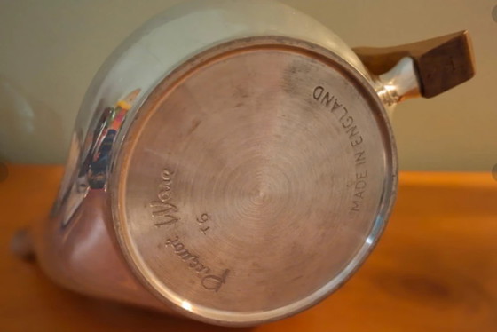 Image 1 of Vintage mid-century teapot Picquot Ware T6