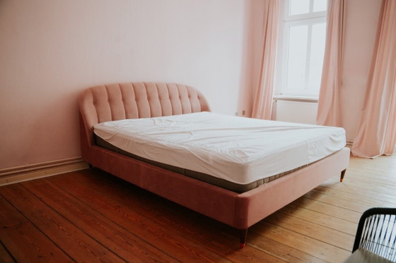 MADE.com Margot Bett – Blush Pink Samt – 180 × 200 cm – Doppelbetten, Wood (photo 6 of 6)