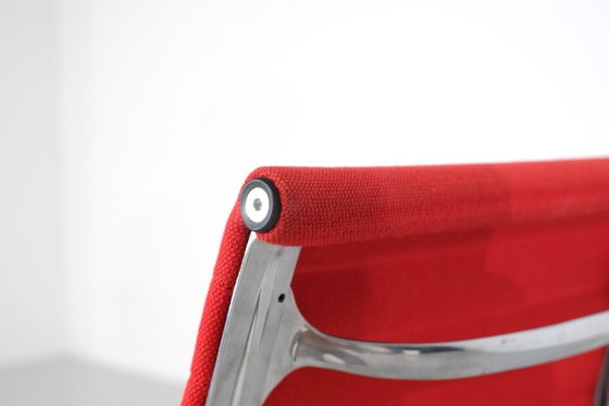 Image 1 of Sillón "EA 117" Charles Ray Eames para ICF, Estados Unidos 1969.