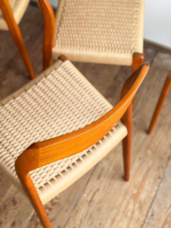 Image 1 of Set van 10 teakhouten eetkamerstoelen van Niels O. Møller voor J.L. Moller, model 71