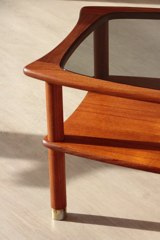 Image 1 of Tavolino vintage G Plan - E Gomme - in teak e vetro fumé