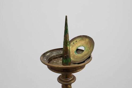 Image 1 of Gran candelabro de iglesia antiguo de cobre decorado, Francia ca. 1900