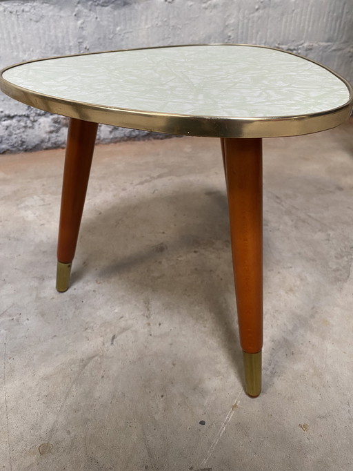 Table d'appoint en formica verte