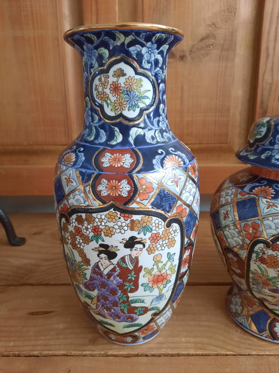 Image 1 of Imari cabinet set Porcelain vases
