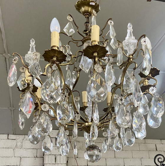 Image 1 of Grote Franse kroonluchter van kristal en verguld brons, 8 lampen, in Maison Baguès-stijl