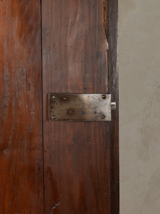 Image 1 of Armoire baroque en noyer, vers 1760