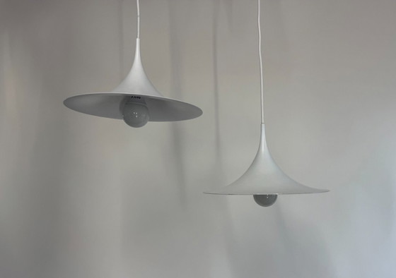 Image 1 of 2 lámparas colgantes con forma de sombrero de bruja de Fog and Morup