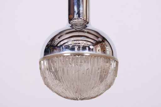 Lámpara de araña restaurada de mediados de siglo, cromo, acero, cristal, recableada, Italia, década de 1960. – kroonluchters
