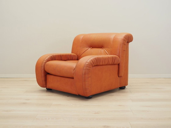 Image 1 of Fauteuil rouge, design danois, années 1970, production : Danemark