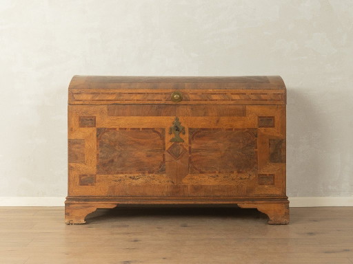 Biedermeier ronddekselkist met inlegwerk, circa 1840