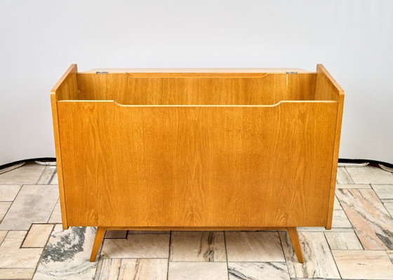 Image 1 of Mobiletto da letto vintage, anni '60, Cecoslovacchia