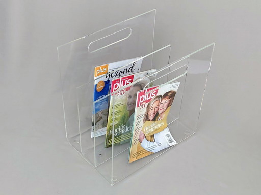 présentoir à magazines en plexiglas