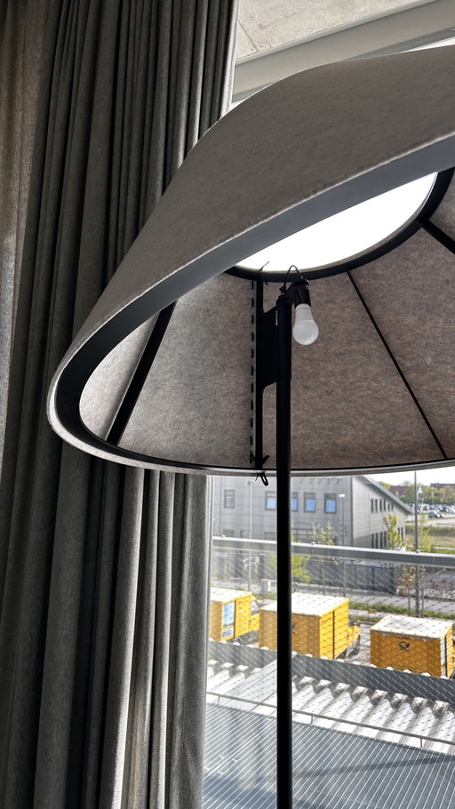 3 x BuzziShade standing in gray