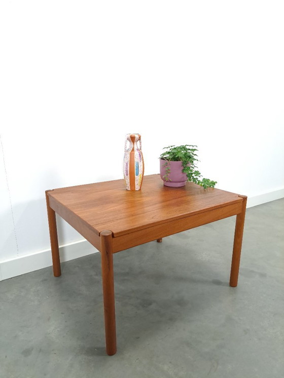 Image 1 of Mesa de centro danesa cuadrada de teca Magnus Olesen con patas redondas, n.º 2