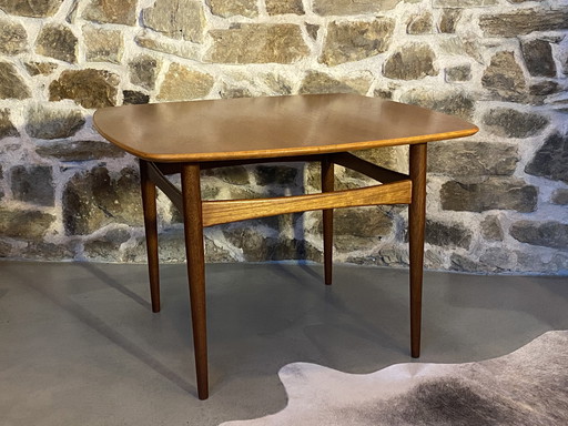 table d'appoint vintage en teck